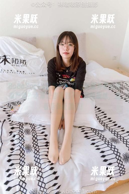 BoBoSocks袜啵啵-小淳 BoBoSocks袜啵啵 - 银行制服外表装得很严肃?小淳让你看到不一样的趣味,观看后保证脸僵!