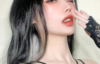 更新快来!Choi Ji Yun的黑色调皮兔,舔舔嘴唇你也会想跟兔子一起调皮。