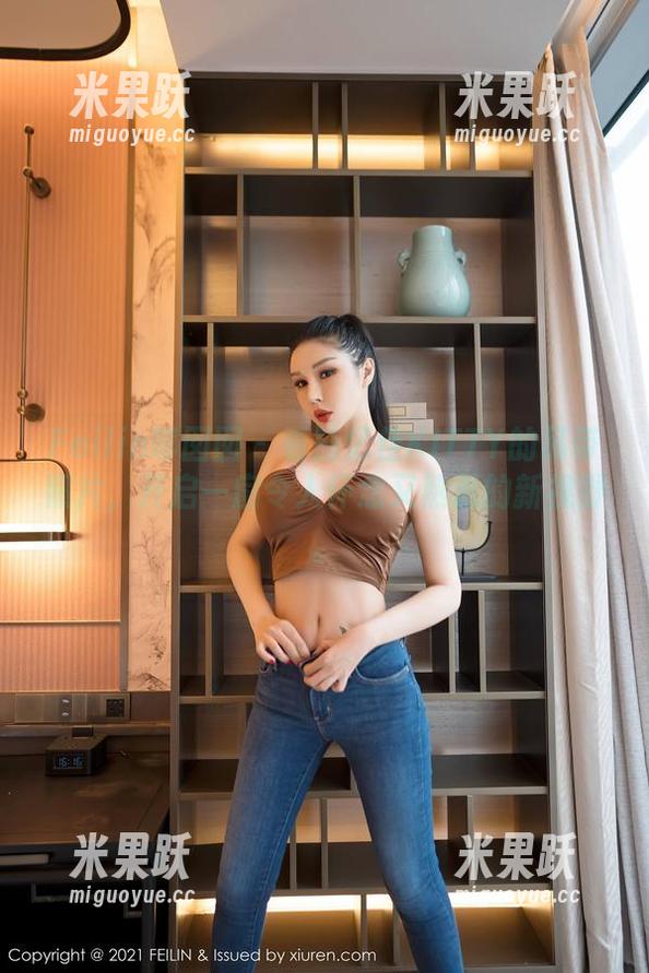 Feilin嗲囡囡-施忆佳KITTY Feilin嗲囡囡 - 看施忆佳KITTY的吊带照片,开启一扇令人怀念又熟悉的新视野。