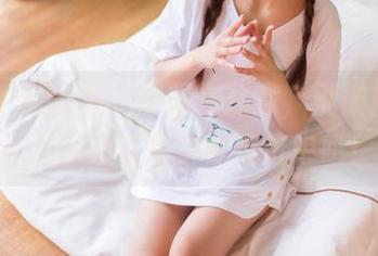 GIRLT果团网 - 提醒你注意,别被周琰琳LIN的皮衣免费合集击中哦!