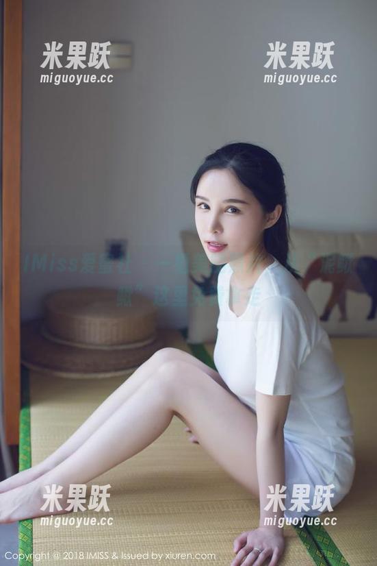 IMiss爱蜜社 - 一组美腿照片，从“泥鳅鳅”这里免费拿走