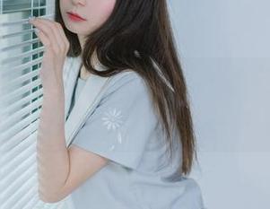 一场冬眠的写真，你敢下载吗？喵糖映画让我犹豫了！