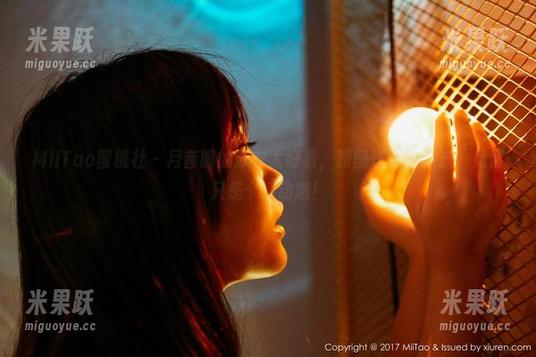 MiiTao蜜桃社-月音瞳 MiiTao蜜桃社 - 月音瞳的泳衣太好看,原图送到!不过,免费只是个活动哦!