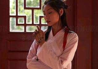 MiiTao蜜桃社 - 快来看,梦乃Mandy的白衬衫原图中隐藏了多少叛逆?写真不留情!