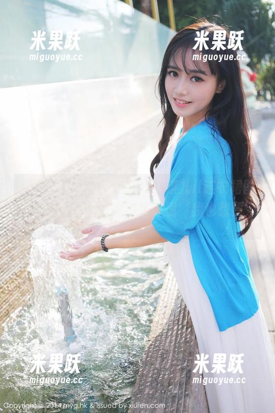 MyGirl美媛馆 - 在看唐琪儿il连衣裙图集时，我的脑海里不停闪现‘我也想要’。