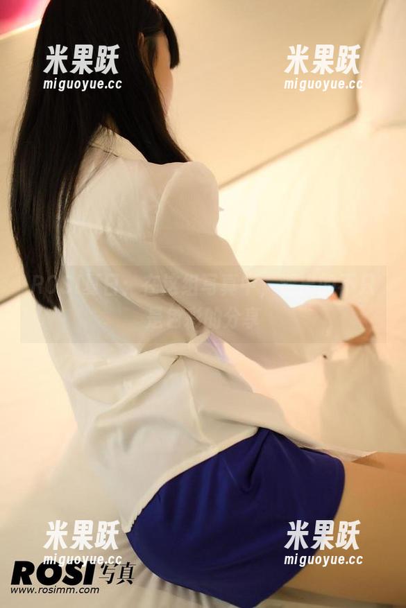 ROSI夏日：在这组写真中，透出的不只是色彩的分享