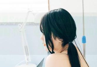 在线观看Sonson(손손)的透明旗袍女孩图集，别的不说，这种旗袍穿法真的是另辟蹊径。