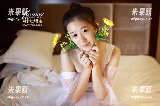 TGOD推女神 - 施忆佳Kitty酱的学姐套图，下载前就想着，这该不会变成我的灵感源泉吧？