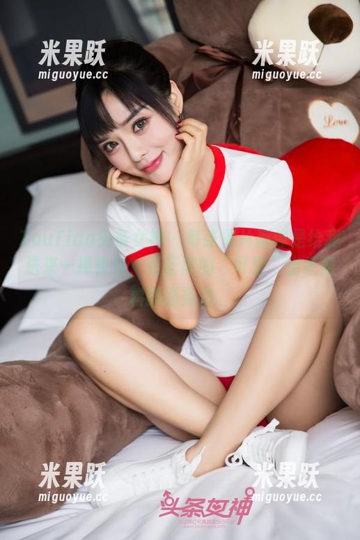 TouTiao头条女神 - 每张照片都像是给我送来一捧快乐，张蓝欣的“可爱”出乎意料的感染力。