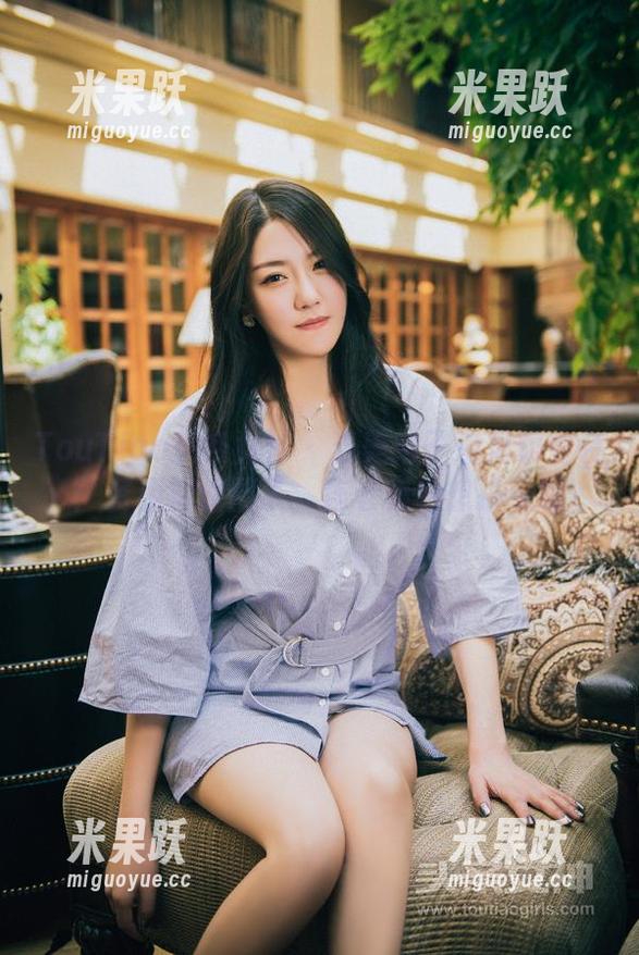 TouTiao头条女神-美纳子 TouTiao头条女神 - 当美纳子遇见职业装:资源都懵圈了,连老板也想换衣服
