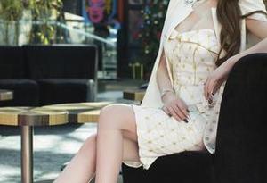 UGirls尤果网 - 校服驾到!曾嘉琪迪士尼公主般的颜值果然没有被骗。