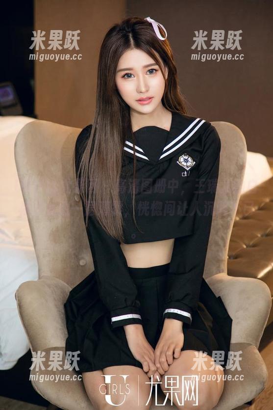 UGirls尤果网 - 高清图册中，王瑞儿的白裙子就像一层薄雾，恍惚间让人沉醉不已。