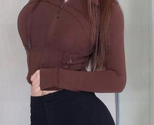 Xiuren秀人网 - 卓芷伊EricA的校服作品,人人都想拥抱的福利,这种画风我可以!
