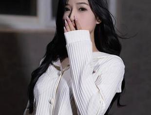 Xiuren秀人网 - 没时间过圣诞?慢慢从大美媚京的美图图包里汲取节日氛围吧!