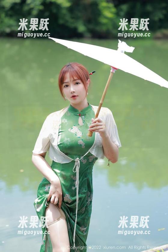 Xiuren秀人网 - 在小茶茶tea和她的女友间徘徊，这合集真的是太有趣了，哈哈！