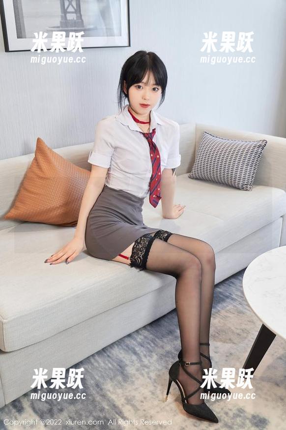 Xiuren秀人网-星小兔Meetu Xiuren秀人网 - 星小兔Meetu的泡澡合集:浴缸里藏着的不仅仅是水,更多是隐秘的美好