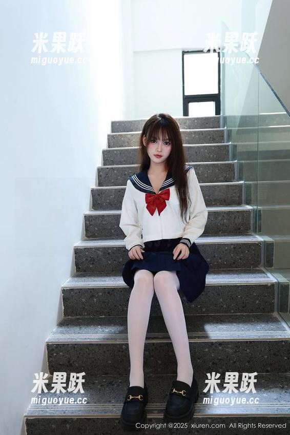 Xiuren秀人网 - 杏子Yada，别再藏着了，那美腿和美图的照片就快点发布吧，我要疯了！