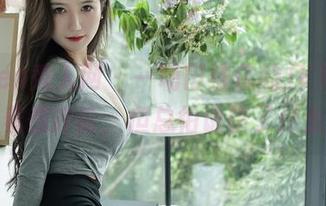 Xiuren秀人网 - 一场田依依的JK写真,看着想评论,但总怕说错了什么。