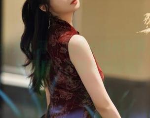 Xiuren秀人网 - 程开心短裤写真集更新:她是裤子界的魔法师吗?