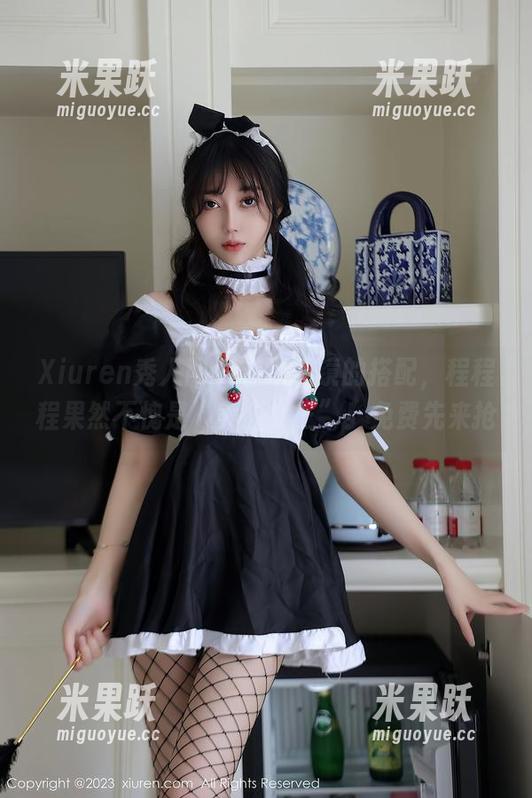 Xiuren秀人网 - 若论眼镜的搭配，程程程果然不愧是“美图女王”！免费先来抢