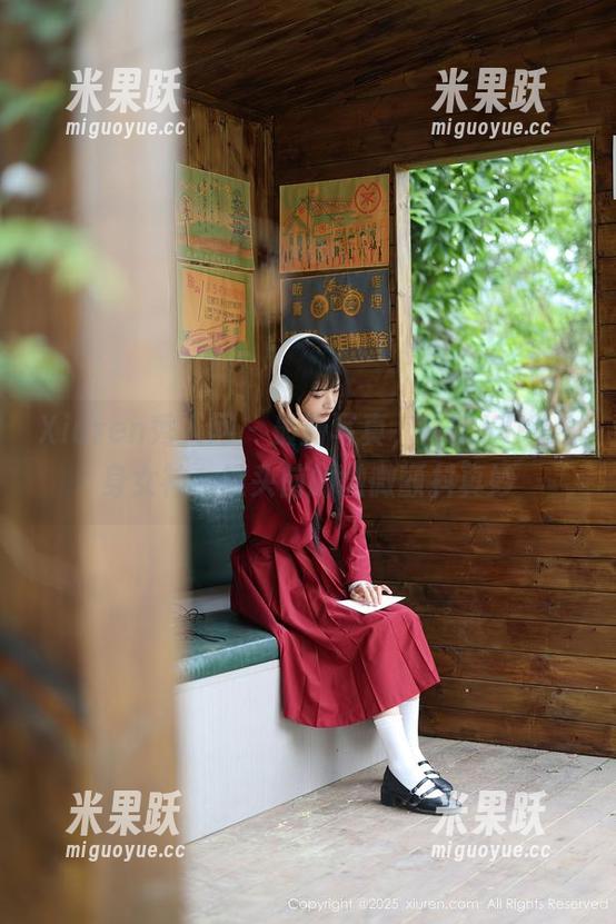 Xiuren秀人网 - 最新写真，芭比KIKI化身女神，镜头前的微微颤抖真妙
