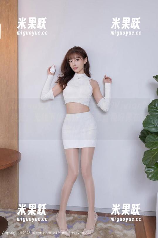 Xiuren秀人网-金幼汐Vivian Xiuren秀人网 - 写真丨金幼汐Vivian的美足:光线下的魔法,不忍直视好像在强调什么呢