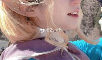 Zyra秋的画风,连壁纸都悄悄被大凤风骚了