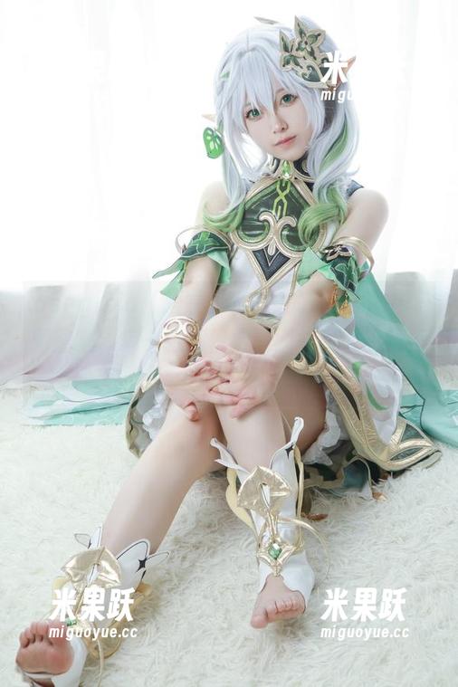 asagiriai(爱ちゃん)发的Rem蕾姆美图图集，每一张都像小谜团一样，捉摸不透。