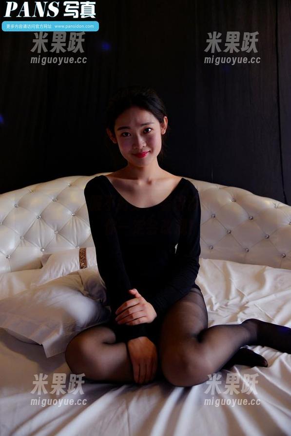 pans - 校服不好穿？看诗诗的福利图片，你一定会改观！