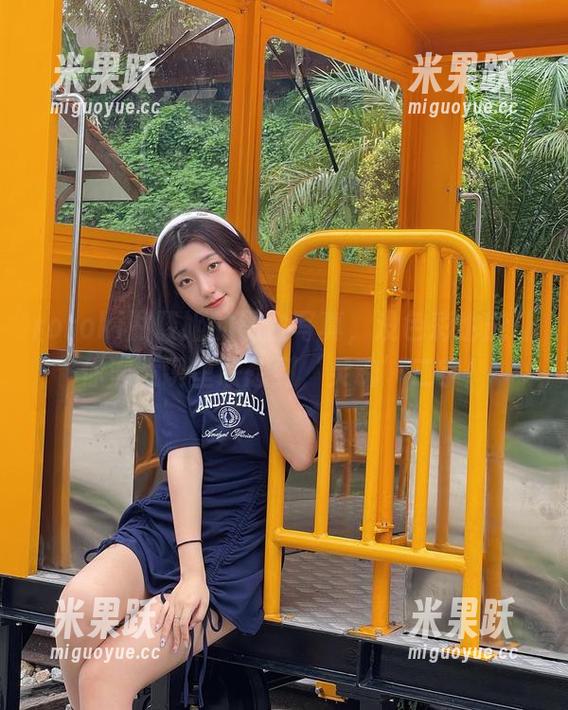 roroki骷髅姬的黑白写真，没色彩也能让你潜意识里联想到‘灵魂’二字！