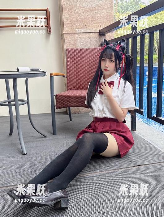 不呆猫 不呆猫的浴缸观察,水与光的缠绵交织