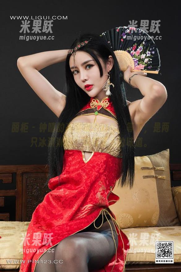 丽柜 - 钟晴的高清夏日幻想：等下，是两只冰淇淋吗？真有夏天的味道。