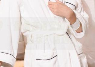 克拉女神 - 盈盈在浴室的写真:擦澡还是擦边球?精选!