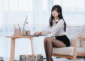 凉凉子蕾丝写真集分享,看得人想要围成一圈聊八卦