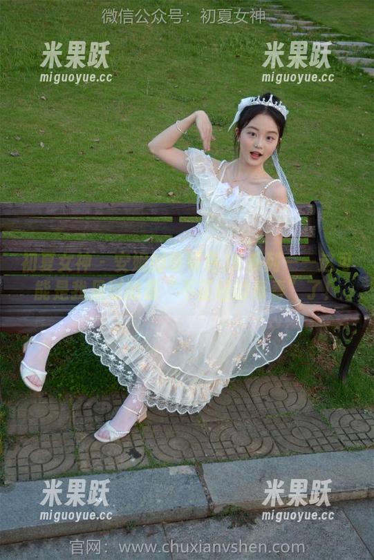 初夏女神-安妮 初夏女神 - 安妮的草莓色JK系列——这可能是我见过的最“不正经的青春”了!