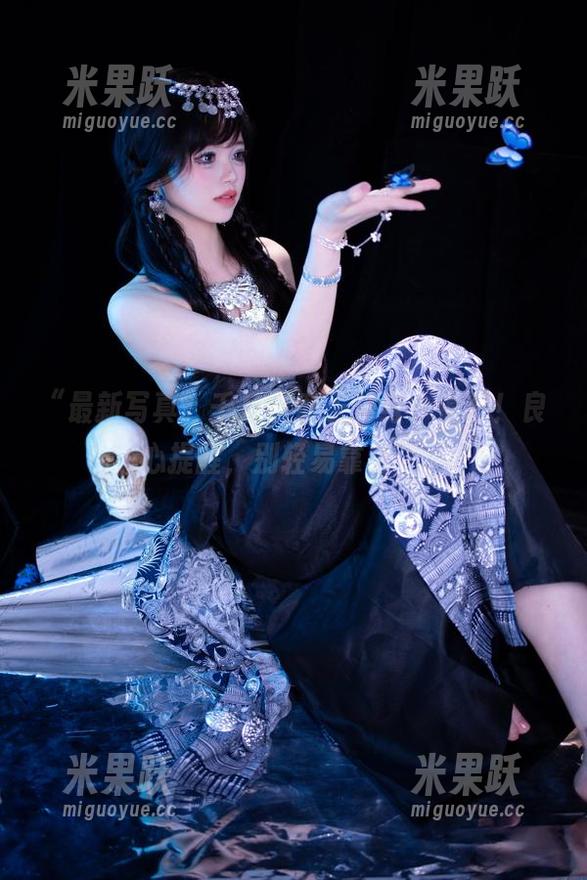 “最新写真，千反田鹿子化身小僵尸！良心提醒，别轻易靠近”。