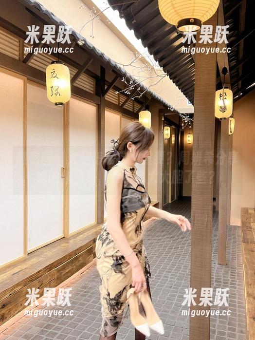 微密圈 - 大腿怎么这么重要？周妍希分享她的作品集，会不会太大胆了些？