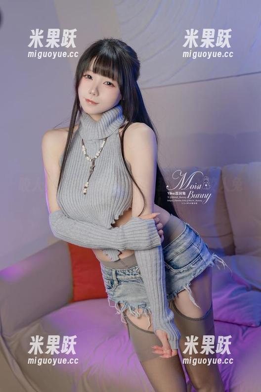 咬人小小兔的疯狂试验：猫猫装X咬人兔的奇妙结合！