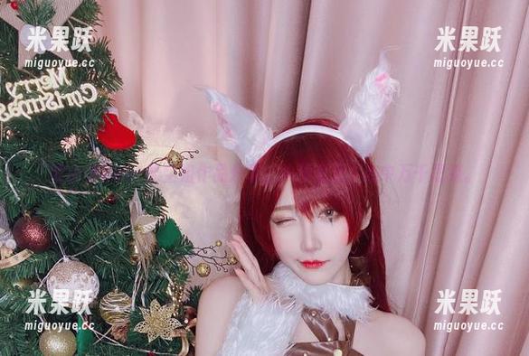 啾小妍Deer的空姐作品分享，头顶蓝天，心中万千思绪。