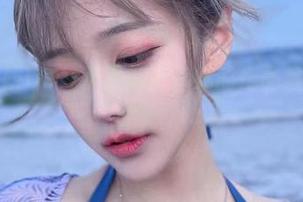 听说啾小妍Deer又更新了，她的作品集让你一看倾心。