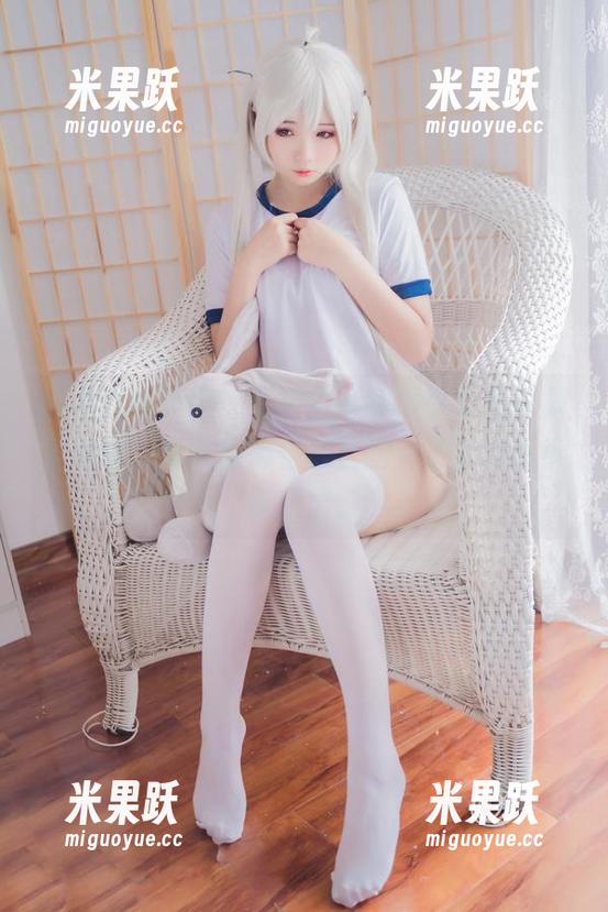 喵糖映画来袭，更新的jk制服少女写真集太能撩，莫名觉得自己又回到了那年青春岁月里。