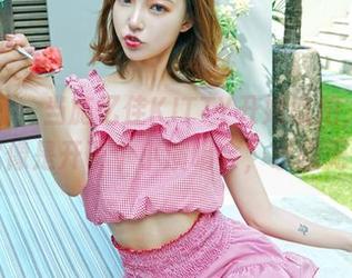 嗲囡囡 - 当施忆佳KITTY开始自拍,图片里就像是开了个小演唱会,乐趣无穷。