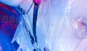 嫣嫣子的痴修女COS:修女外表,内心萌动