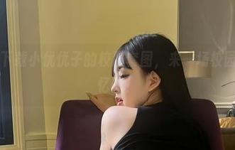 微密圈 - 下载小优优子的校服套图,来一场校园风流的回忆吧!