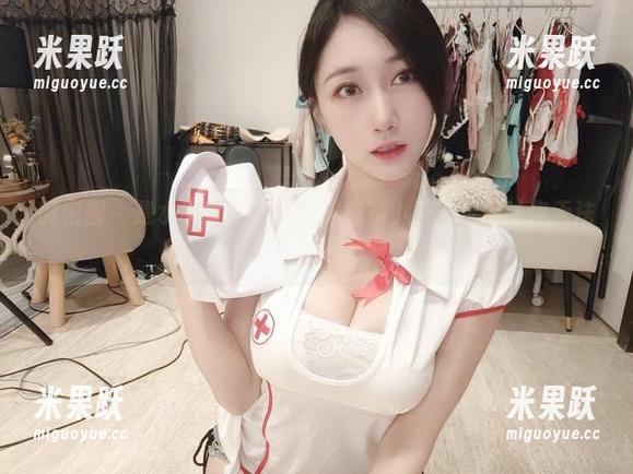 小玉吃果冻 微密圈 - 是水手服还是制服诱惑?小玉吃果冻让你无法决定