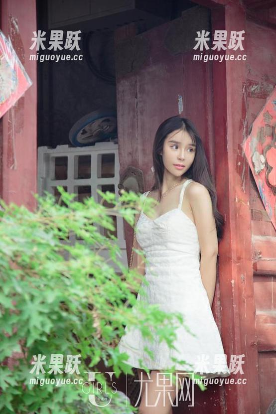 尤果网-果果 尤果网 - 果果的短裙写真更新,咱这裙子没减肥的动力,犹如我、善良和无畏的轻松