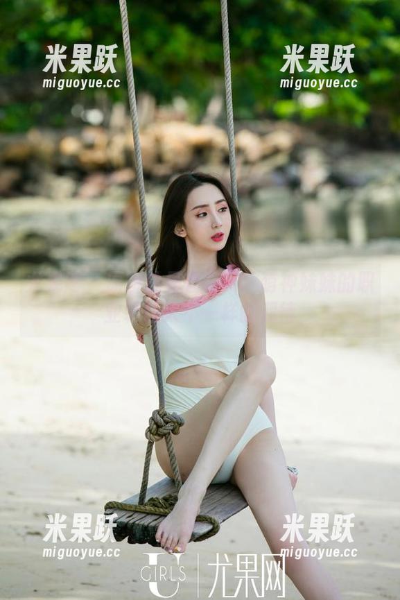 尤果网-萌神妹妹 尤果网 - 原图总是套路好?萌神妹妹的职业装让人不一样的期待