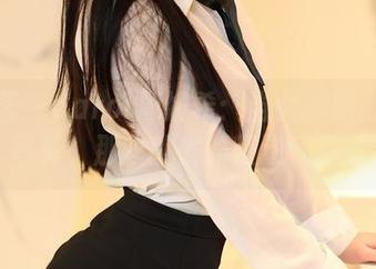 尤蜜荟 - Carol周妍希：当女孩遇上最新写真，那些散发的叛逆气息。
