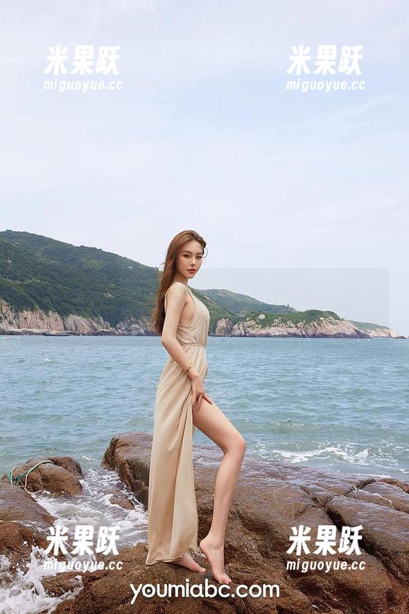 尤蜜荟-尹菲 尤蜜荟 - 尹菲的图库之旅:等一个人回家,等来了快递小哥,不是想要的啊!