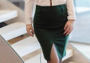 尤蜜荟 - 图包:玥儿玥er化身学姐,像在校园穿梭的迷雾……